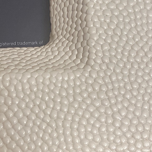 Johnathan Adler Happy Chic White Bubble Texture 4 x 6 Picture Frame. - Picture 5 of 7